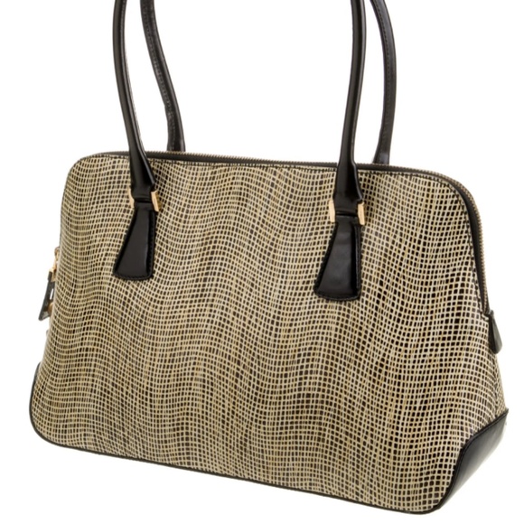 Salvatore Ferragamo Leather Shoulder Bag - Picture 2 of 4